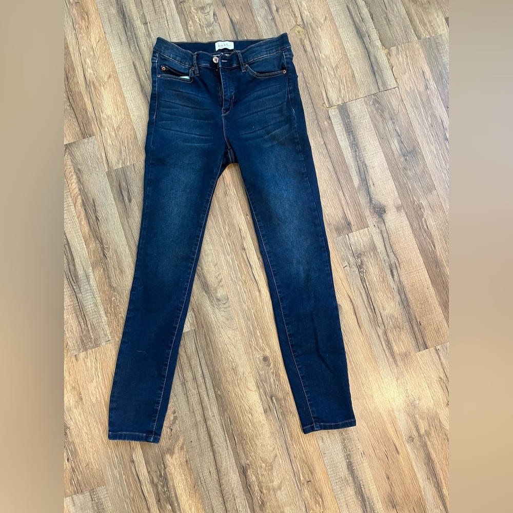 Nicole Miller Skinny Jeans Size 6
